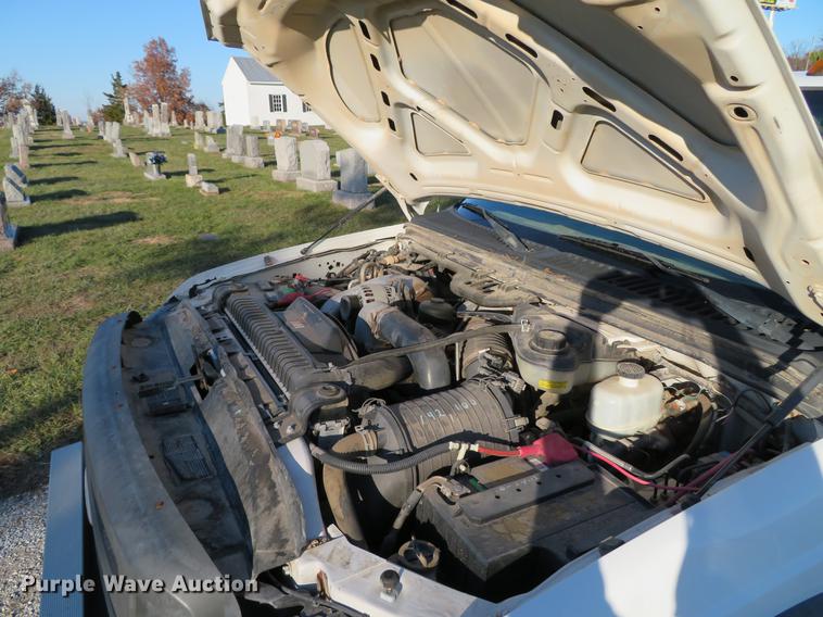 image for item DE5015 2005 Ford F550 Super Duty XL utility truck