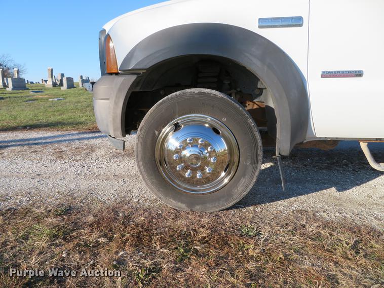 image for item DE5015 2005 Ford F550 Super Duty XL utility truck