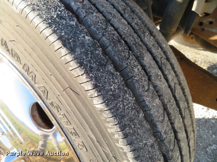 image for item DE5015 2005 Ford F550 Super Duty XL utility truck