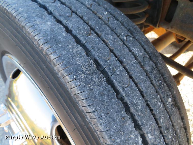 image for item DE5015 2005 Ford F550 Super Duty XL utility truck