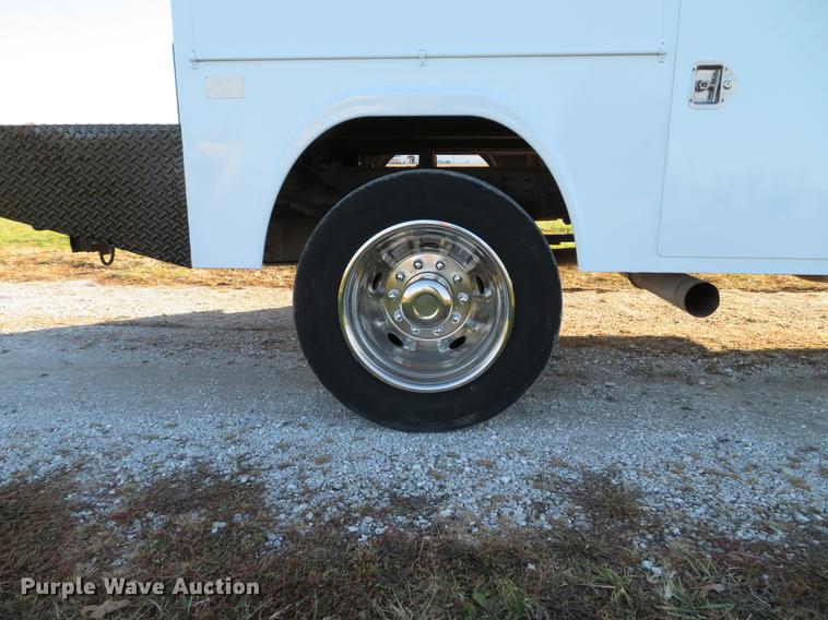 image for item DE5015 2005 Ford F550 Super Duty XL utility truck