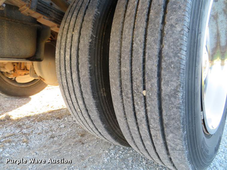 image for item DE5015 2005 Ford F550 Super Duty XL utility truck