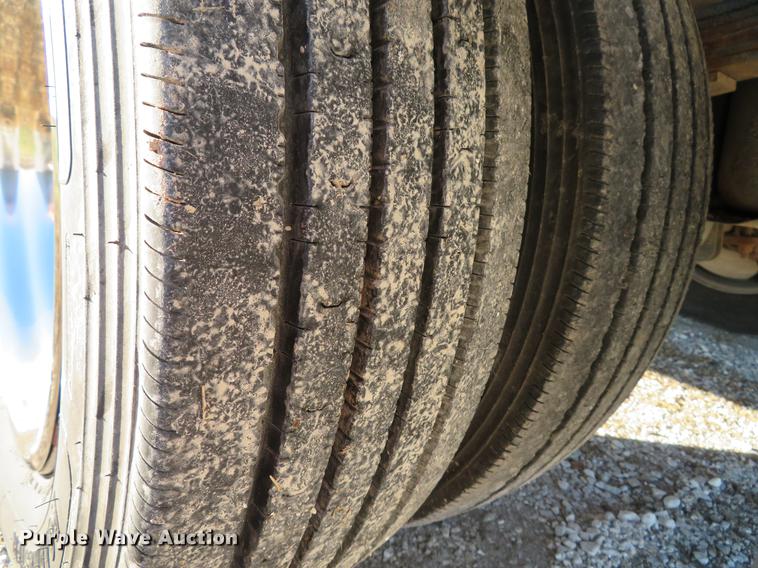 image for item DE5015 2005 Ford F550 Super Duty XL utility truck