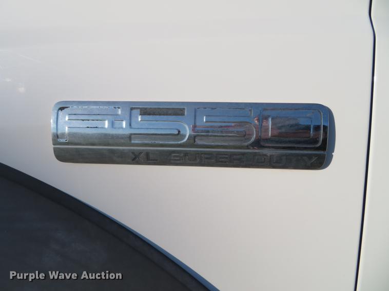 image for item DE5015 2005 Ford F550 Super Duty XL utility truck
