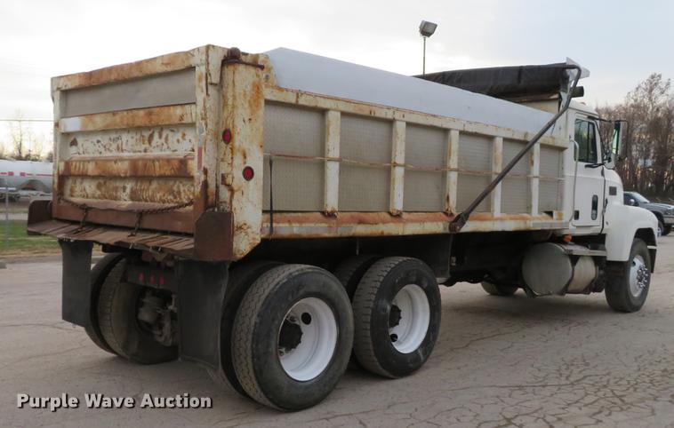 image for item DE5023 1995 Mack CH613 dump truck