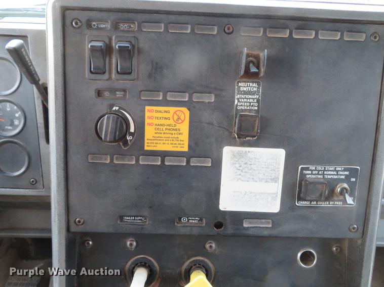 image for item DE5023 1995 Mack CH613 dump truck