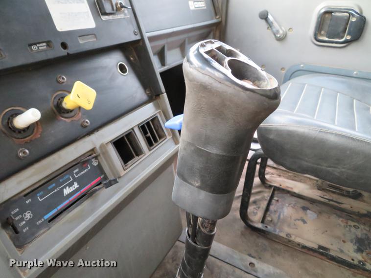 image for item DE5023 1995 Mack CH613 dump truck