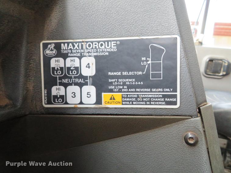 image for item DE5023 1995 Mack CH613 dump truck