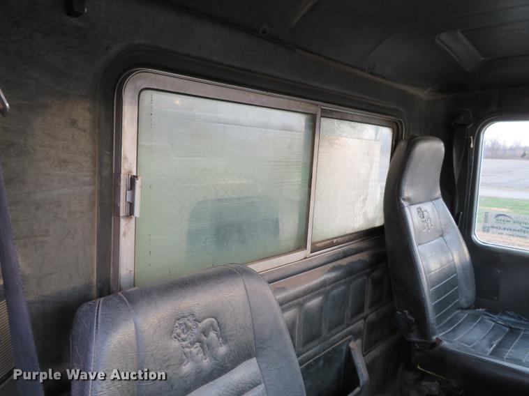 image for item DE5023 1995 Mack CH613 dump truck