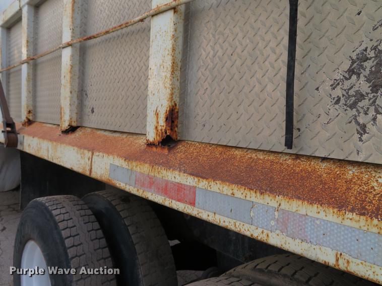 image for item DE5023 1995 Mack CH613 dump truck