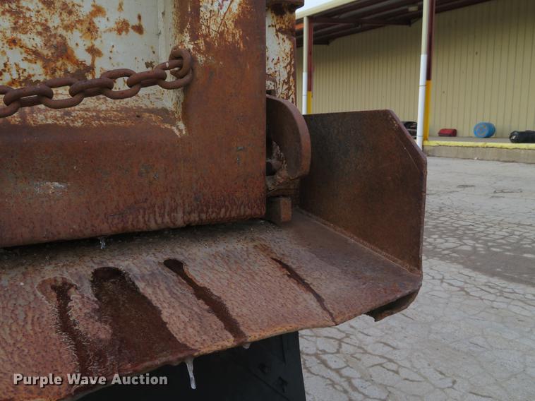 image for item DE5023 1995 Mack CH613 dump truck