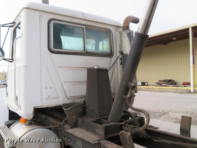 image for item DE5023 1995 Mack CH613 dump truck