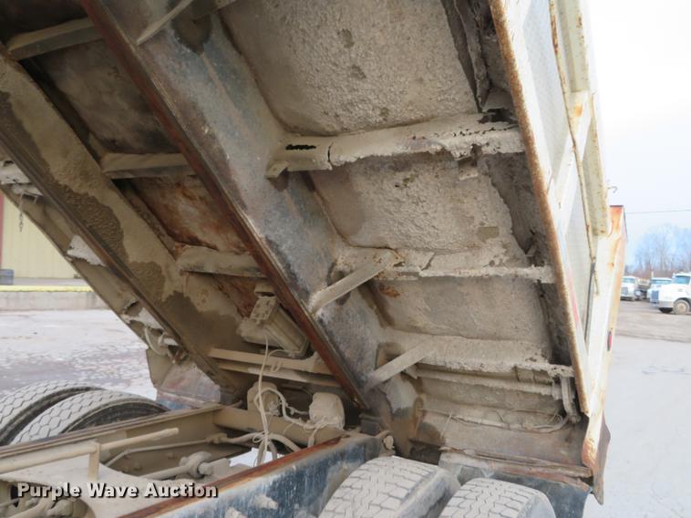 image for item DE5023 1995 Mack CH613 dump truck