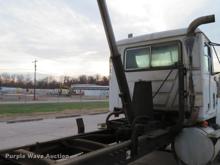 image for item DE5023 1995 Mack CH613 dump truck