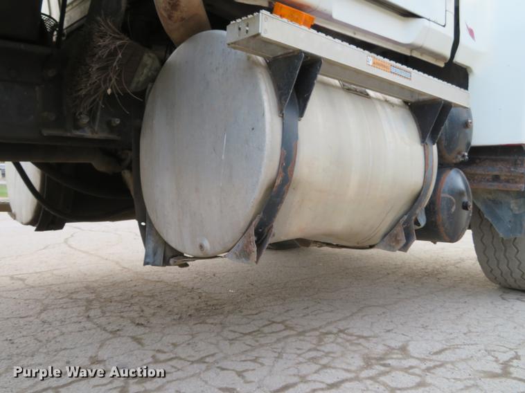 image for item DE5023 1995 Mack CH613 dump truck