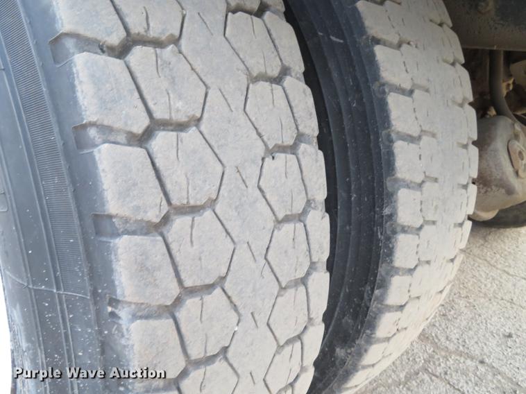 image for item DE5023 1995 Mack CH613 dump truck