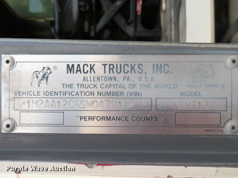 image for item DE5023 1995 Mack CH613 dump truck