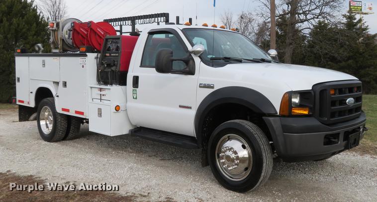 image for item DE5036 2007 Ford F550 Super Duty service truck