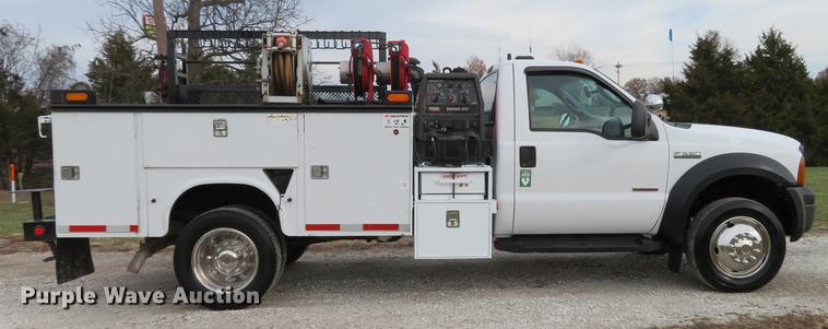 image for item DE5036 2007 Ford F550 Super Duty service truck