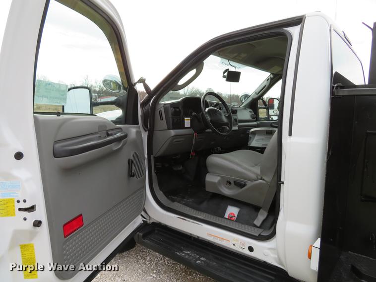 image for item DE5036 2007 Ford F550 Super Duty service truck