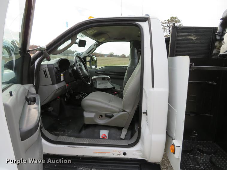 image for item DE5036 2007 Ford F550 Super Duty service truck