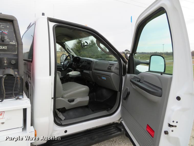 image for item DE5036 2007 Ford F550 Super Duty service truck