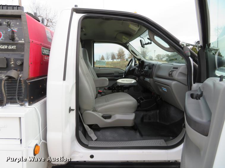 image for item DE5036 2007 Ford F550 Super Duty service truck