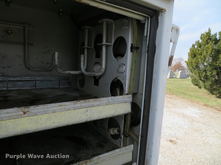 image for item DE5036 2007 Ford F550 Super Duty service truck