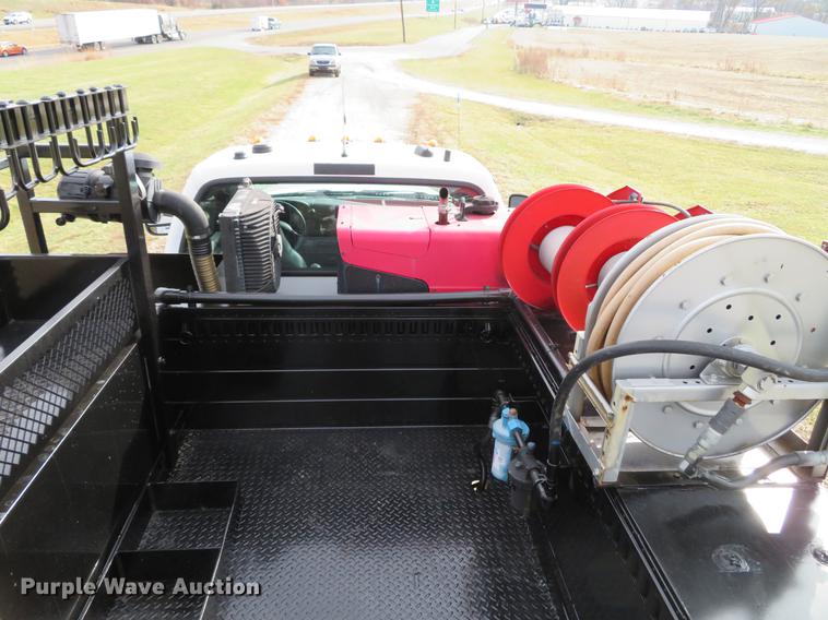 image for item DE5036 2007 Ford F550 Super Duty service truck