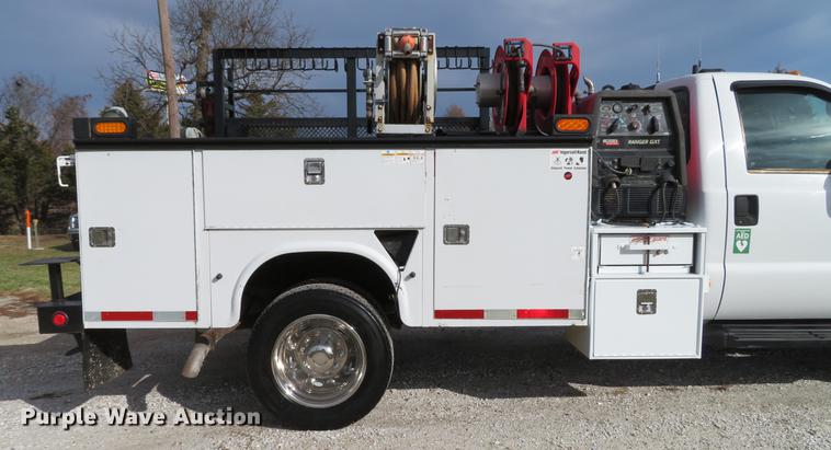 image for item DE5036 2007 Ford F550 Super Duty service truck