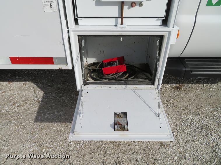 image for item DE5036 2007 Ford F550 Super Duty service truck