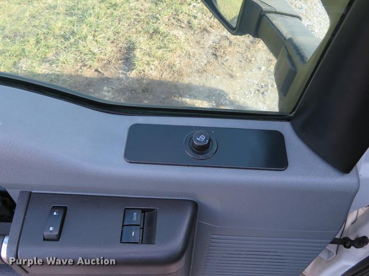 image for item DE5039 2012 Ford F350 Super Duty XL SuperCab service truck