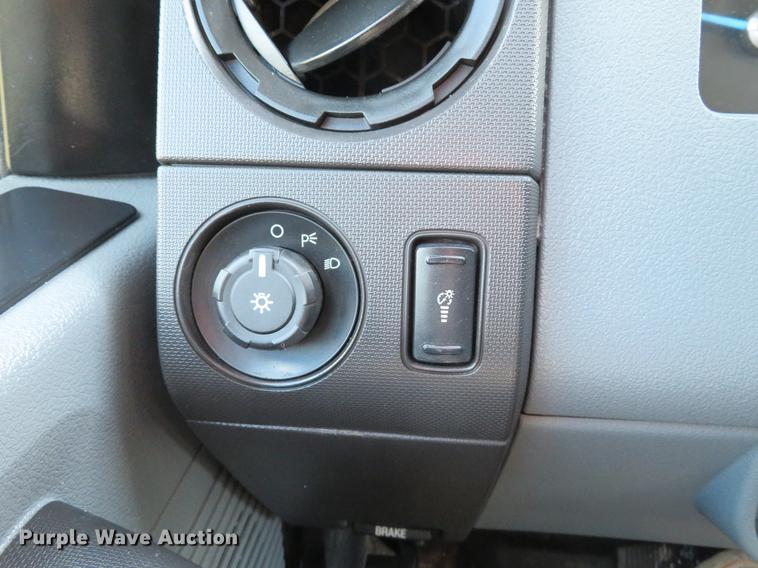 image for item DE5039 2012 Ford F350 Super Duty XL SuperCab service truck