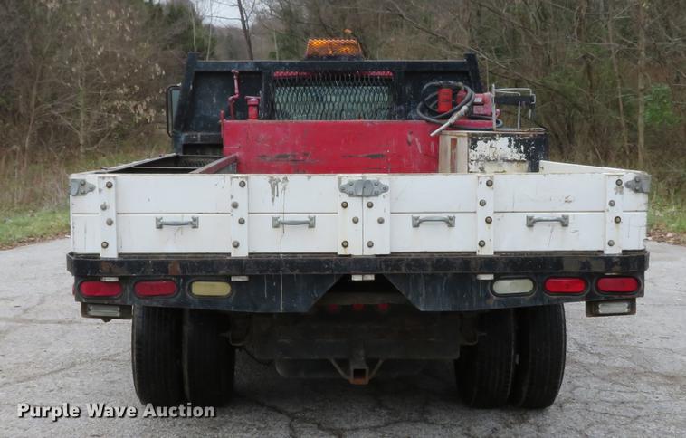 image for item DE5041 2002 Chevrolet Silverado 3500 Ext. Cab flatbed pickup truck