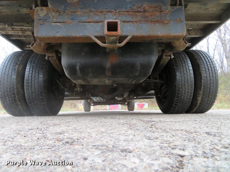 image for item DE5041 2002 Chevrolet Silverado 3500 Ext. Cab flatbed pickup truck