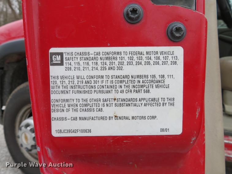 image for item DE5041 2002 Chevrolet Silverado 3500 Ext. Cab flatbed pickup truck