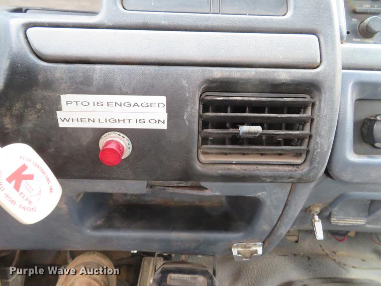 image for item DE5042 1993 Ford F450 Super Duty XL well hoist truck