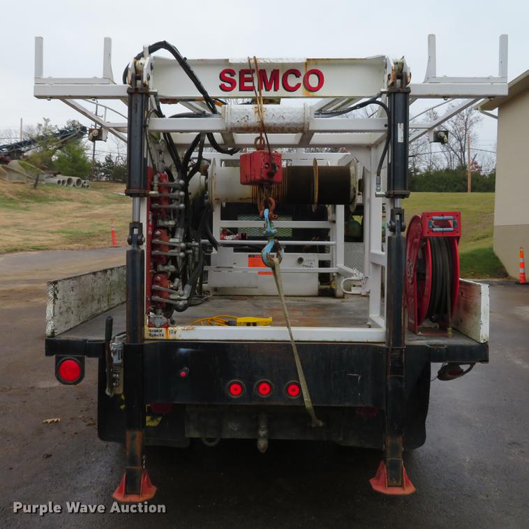 image for item DE5042 1993 Ford F450 Super Duty XL well hoist truck