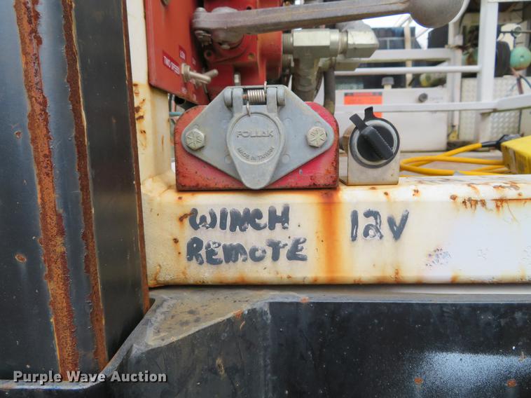 image for item DE5042 1993 Ford F450 Super Duty XL well hoist truck