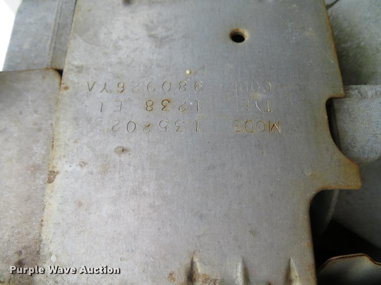 image for item DE5042 1993 Ford F450 Super Duty XL well hoist truck