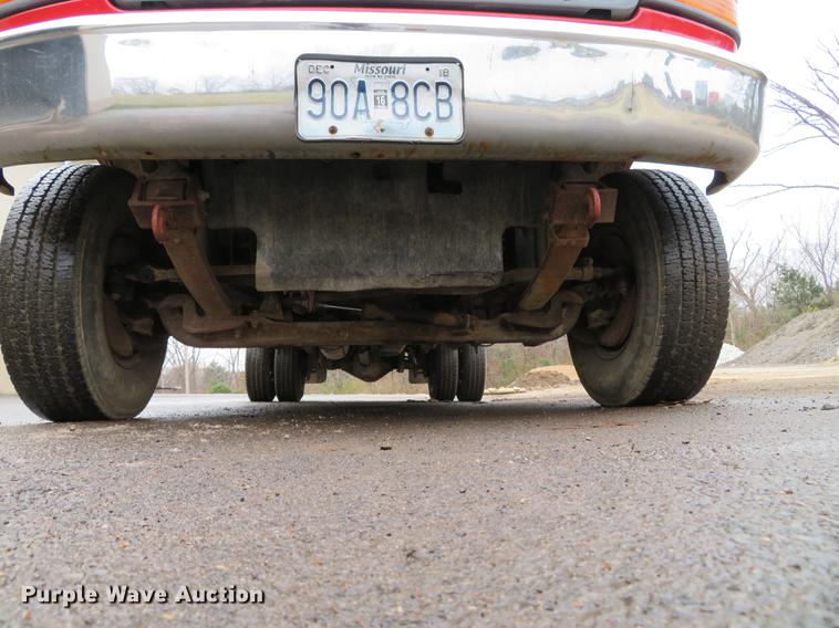 image for item DE5042 1993 Ford F450 Super Duty XL well hoist truck