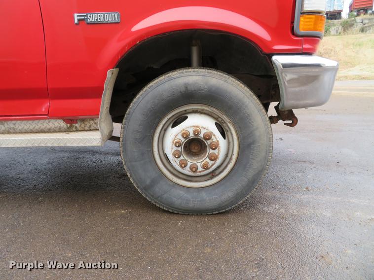 image for item DE5042 1993 Ford F450 Super Duty XL well hoist truck