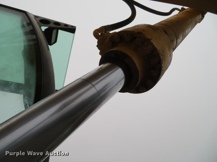 image for item DE5043 2000 New Holland EC450 excavator