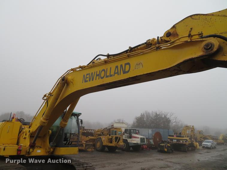 image for item DE5043 2000 New Holland EC450 excavator