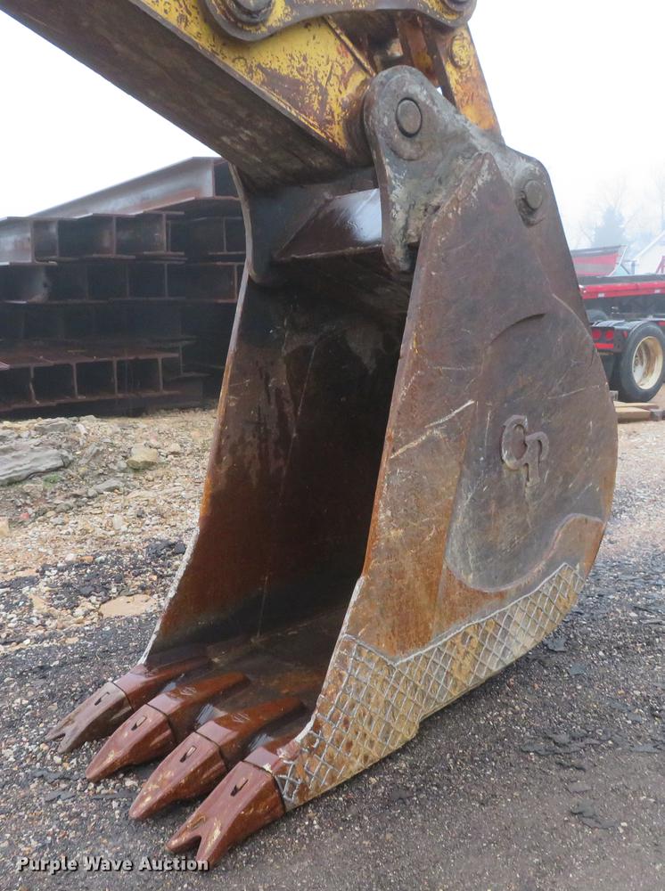 image for item DE5043 2000 New Holland EC450 excavator