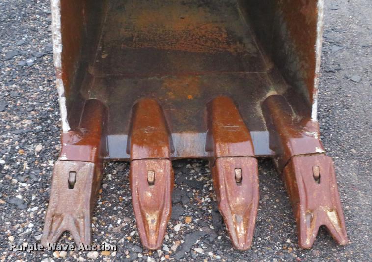 image for item DE5043 2000 New Holland EC450 excavator