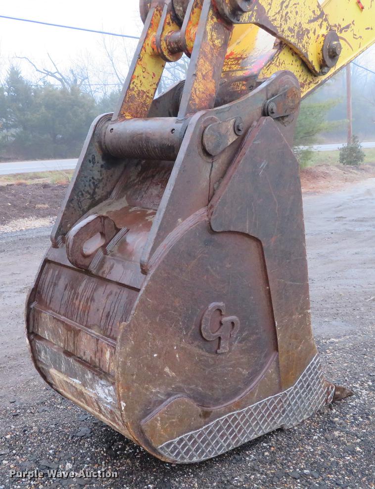 image for item DE5043 2000 New Holland EC450 excavator