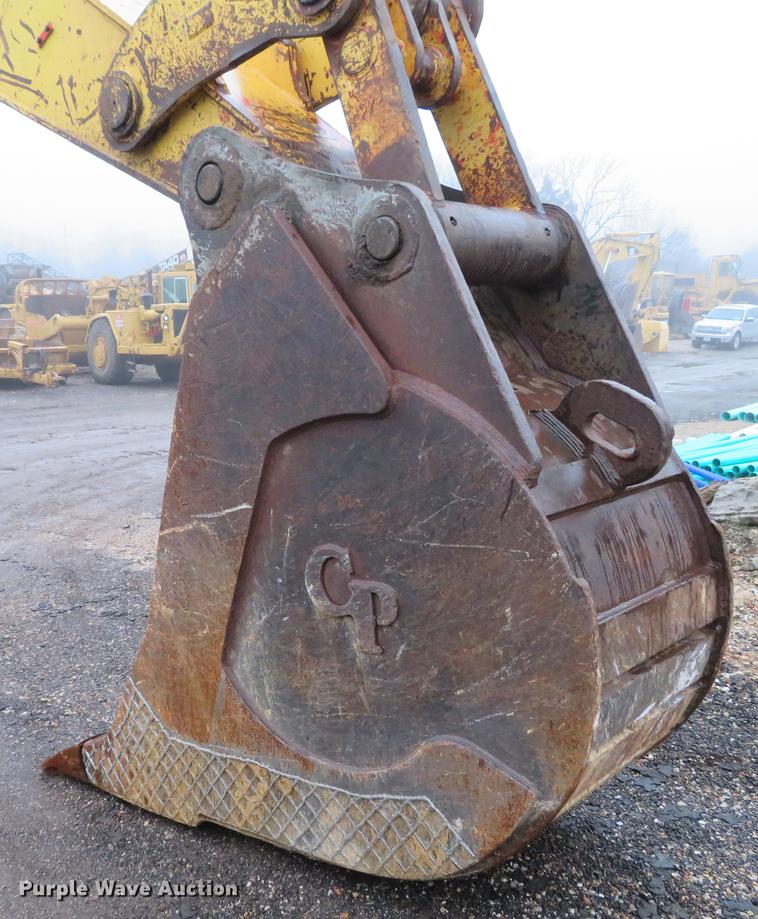 image for item DE5043 2000 New Holland EC450 excavator
