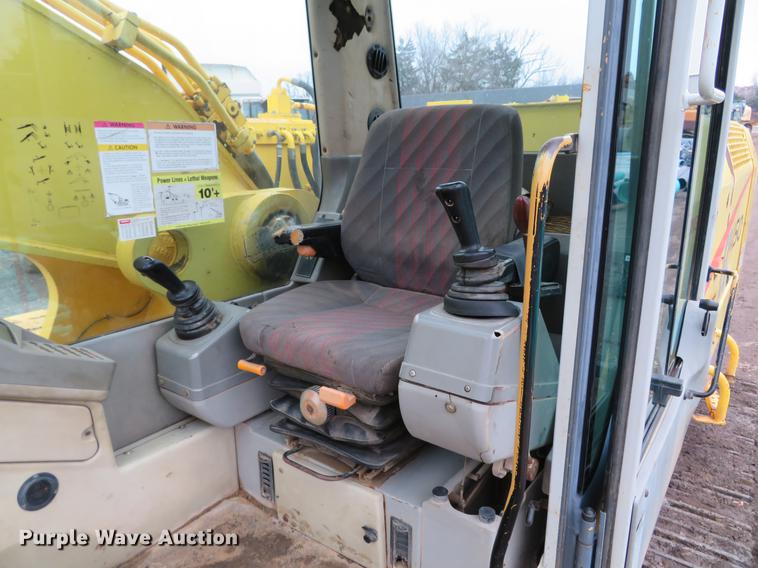 image for item DE5043 2000 New Holland EC450 excavator