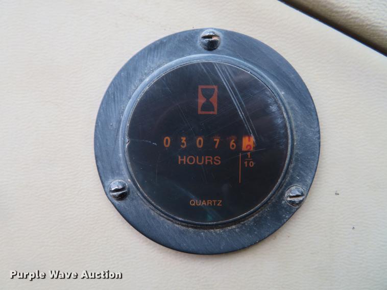 image for item DE5043 2000 New Holland EC450 excavator